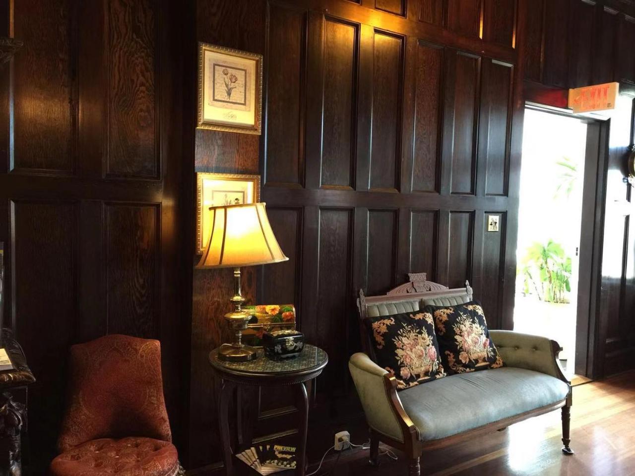 ビーコンズフィールド ベッド ＆ ブレックファースト ビクトリア Bed & Breakfast エクステリア 写真