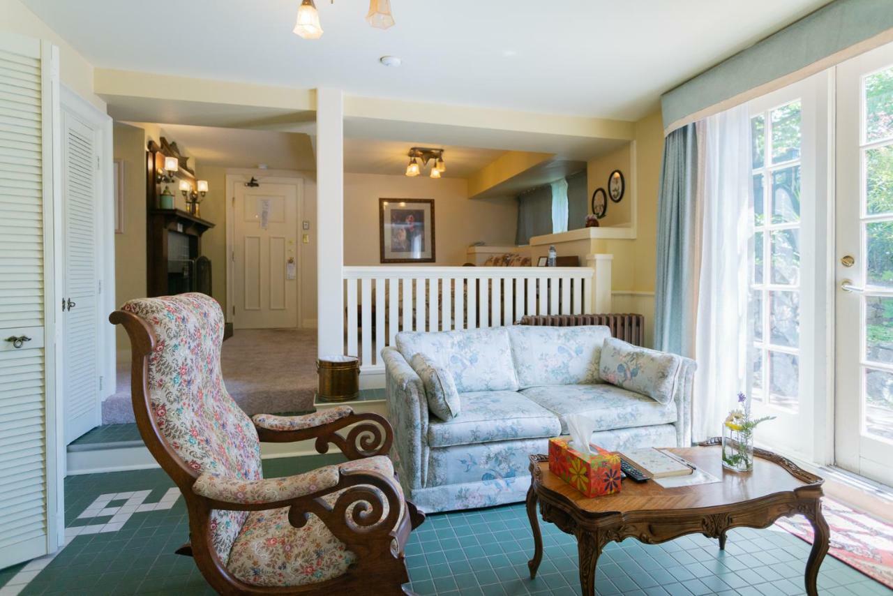 ビーコンズフィールド ベッド ＆ ブレックファースト ビクトリア Bed & Breakfast エクステリア 写真